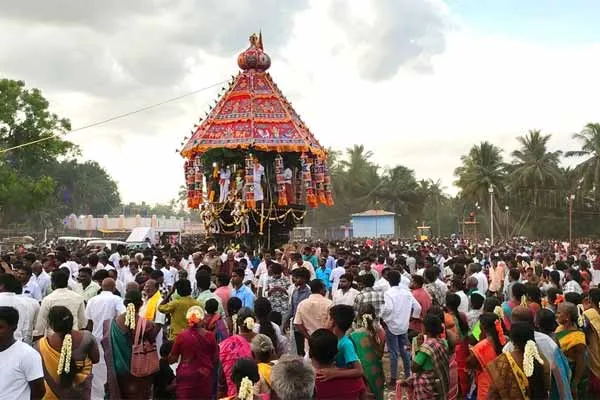 Mangadu Muthumariamman Temple Festival Nearby villagers came on horseback