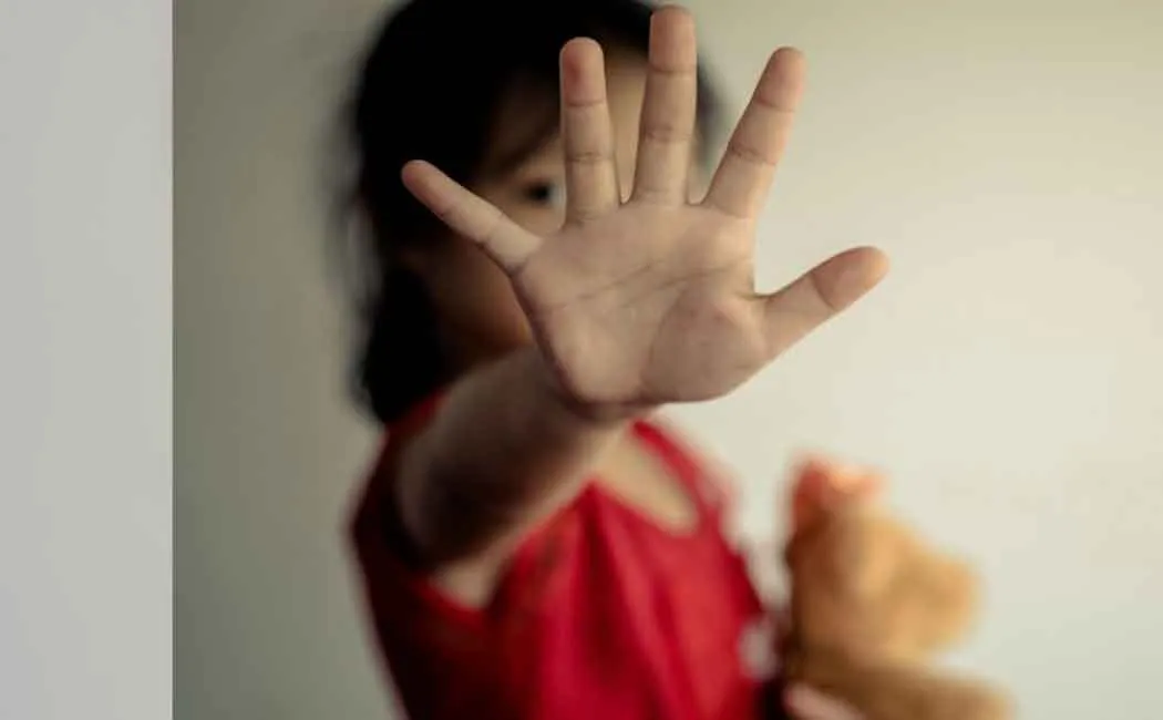 boy arrested for threatening school girl