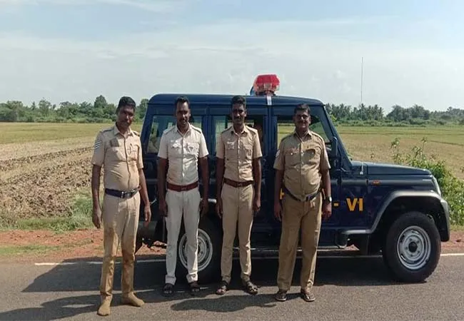 Congratulations to the cops who chased and caught the thieves!