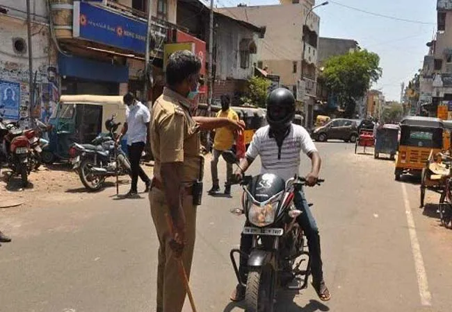 tamilnadu curfew police vehicles 