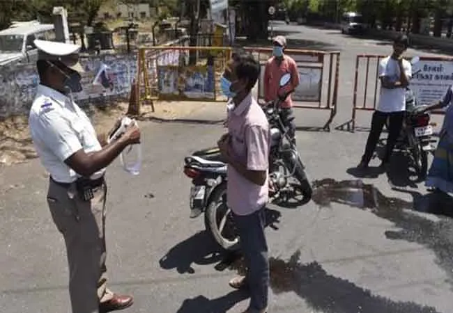 tamilnadu lock down vehicles police case filled 
