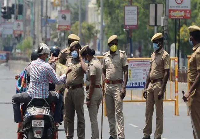 tamilnadu curfew police case filled 