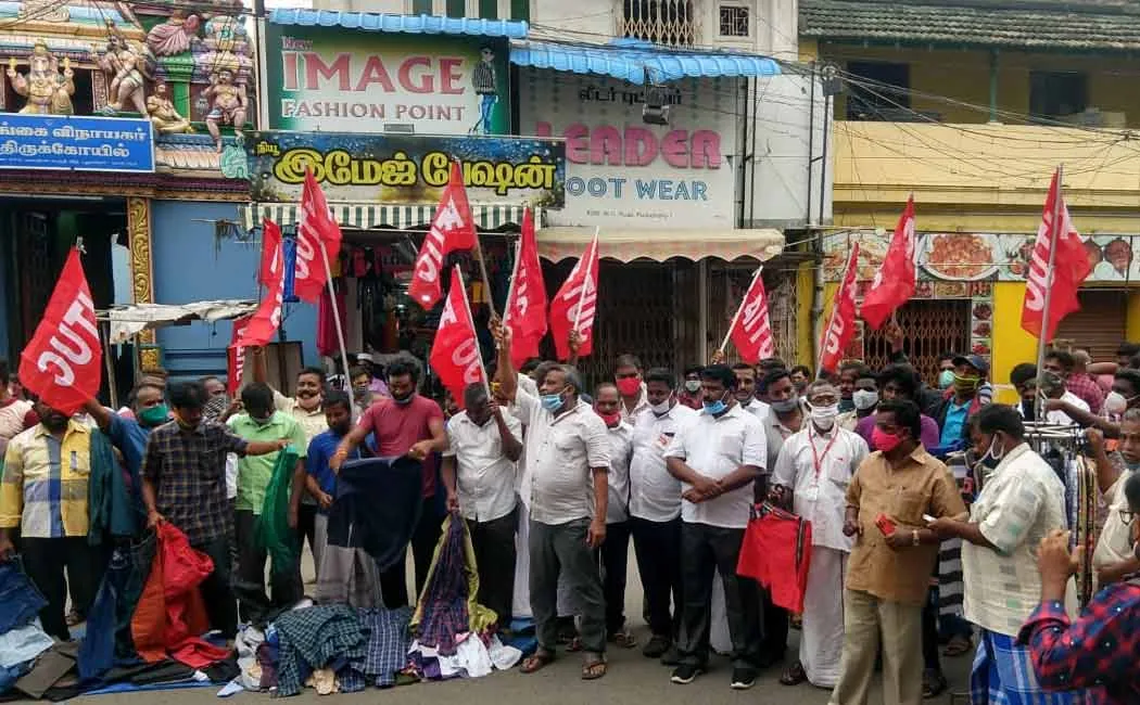 Merchants asked government to open Sunday market!