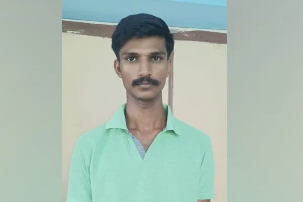 Police action on A cop who gave incentives to smugglers