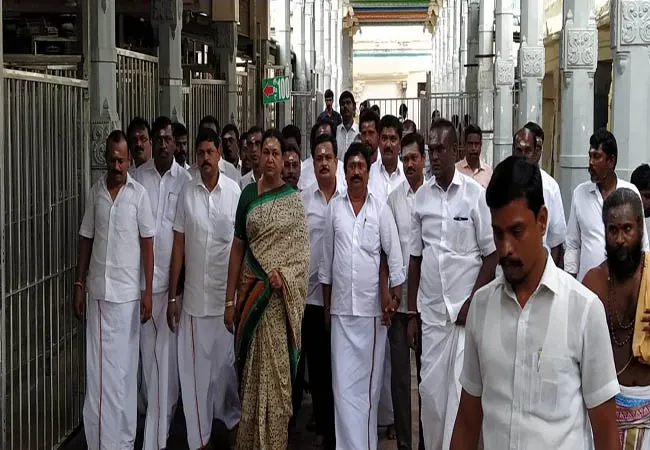 dmdk premalalatha vijayakanth visit palani temple 