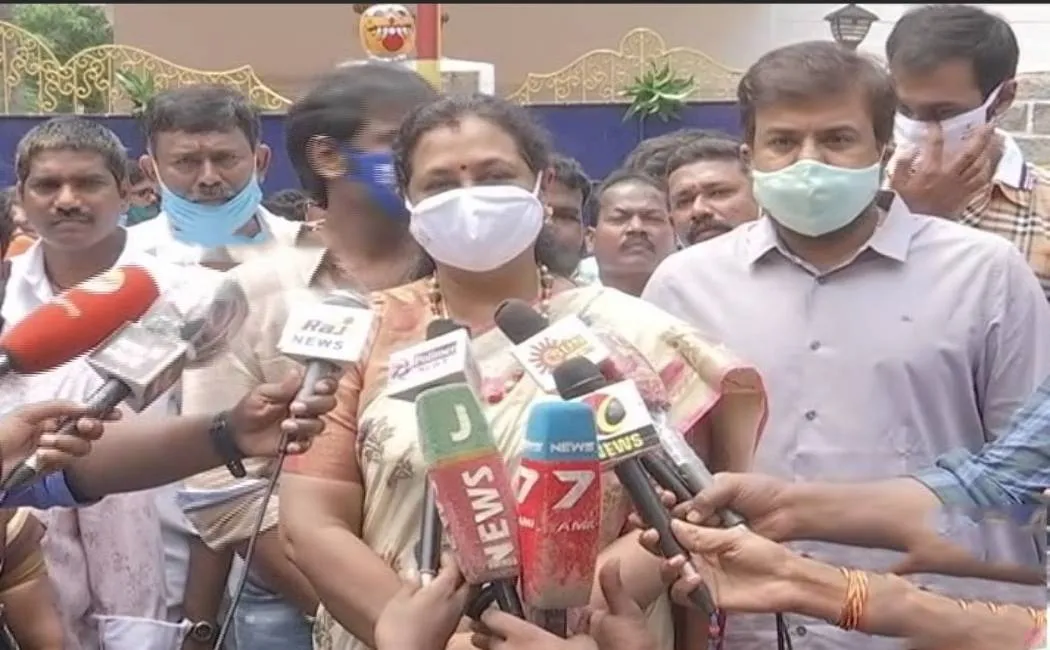 dmdk party leader premalatha vijayakanth pressmeet at madurai airport 