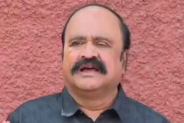 PUGALENTHI Obsession edappadi Palanisamy should not have a double leaf symbol