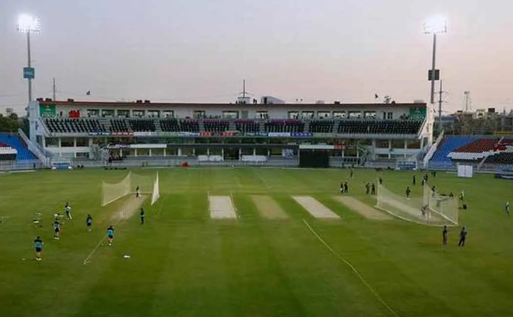 pak and nz practicing 