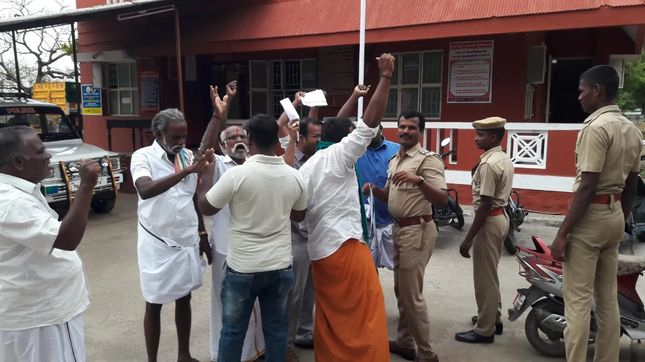cuddalore reporters arrest in insepctor 