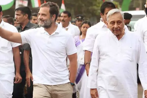 Senior Congress leader mani shankar aiyar unhappy with Rahul Gandhi's controversial comments about his family