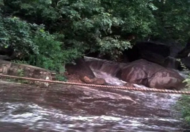 sathuragiri hills heavy rain fall flood 