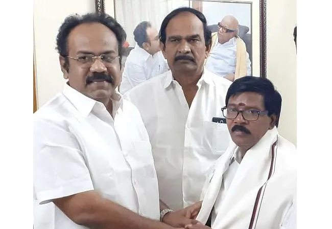 viruthunagar elected candidate start peoples service admk dmk 