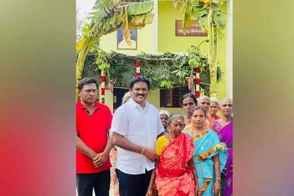 rajini fans club function for providing  welfare assistance 