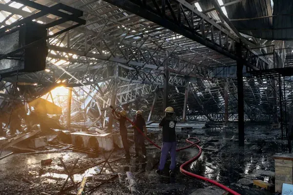 court condemns on We don't trust Gujarat government for Fire incident 