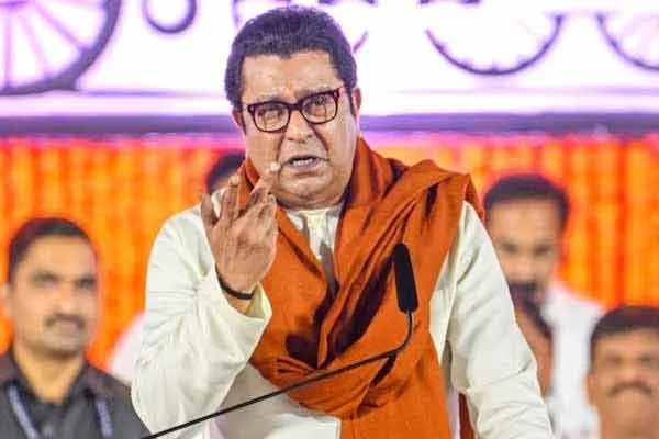 Raj Thackeray Party members hit the security guard because he did not know Marathi in maharashtra