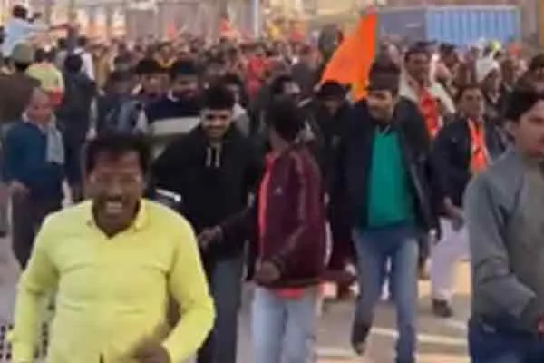 Unruly crowd in Ayodhya; Devotees were in the jam