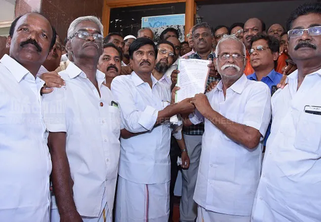 Sankarankovil individual district need peoples rally  Shop closures
