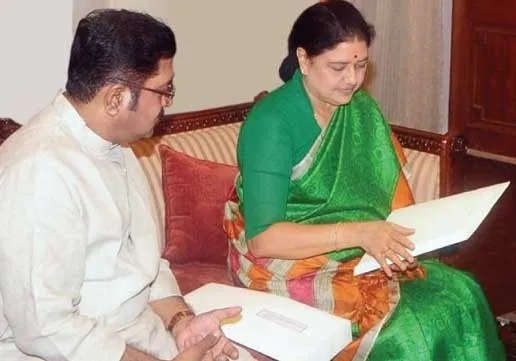 sasi-dinakaran