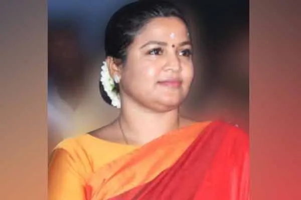 Tamil Nadu must prosper Actress Ranjana Nachiyar quits BJP 