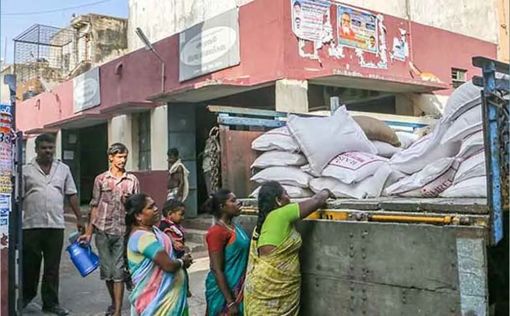 5 ton ration rice confiscated with mini truck ... 3 arrested 