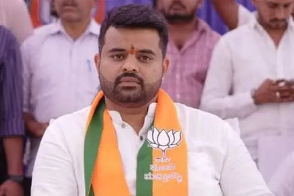 Controversial BJP alliance candidate and devegowda grandson for Over 2000 videos? 