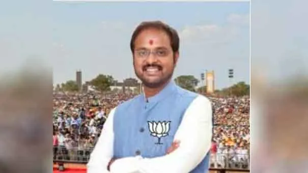  Is this the leader of Tamil Nadu BJP? Announcement to be released tomorrow ??