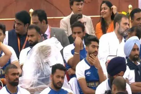 '5th row for Rahul Gandhi' - Congress leaders strongly condemned