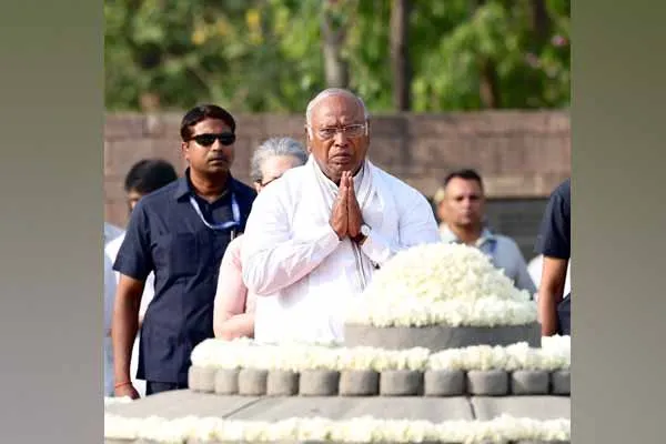 Rajiv Gandhi Memorial Day Congress leaders Tribute