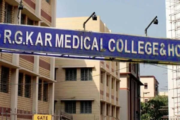 Kolkata's RG Kar Medical College Student Found  At Her Home