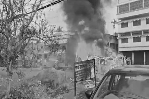 Struggle turns into riot for against Waqf Board Act comes into force in west bengal