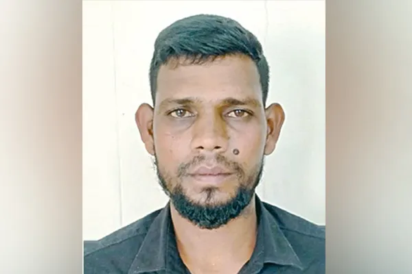 The raiders chased away and lost his lives at near Chennai Corporation Office