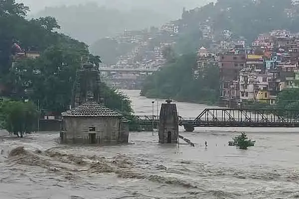 Heavy rains lash in Himachal Pradesh ;16 people died in 24 hours
