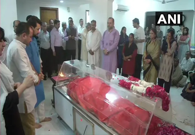 former foreign minister sushma swaraj passed away For the public's tribute Sushma Swaraj's mortal remains kept in her residence.