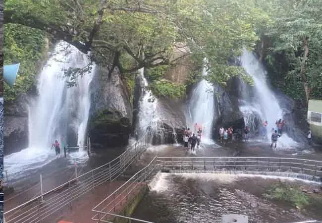 Sudden rain ... pouring down waterfalls!