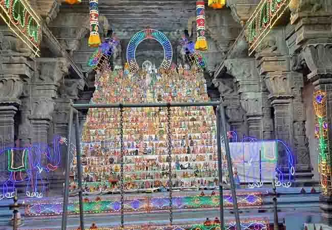 Chidambaram Nataraja Temple's huge Kolu!