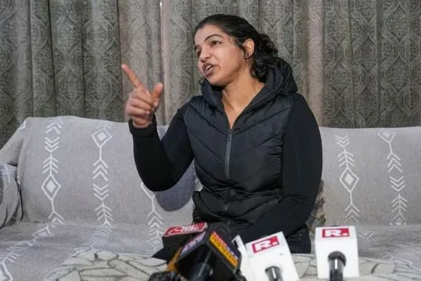 Sakshi Malik sensational complaint on Brij bhushan Singh is targeting my family