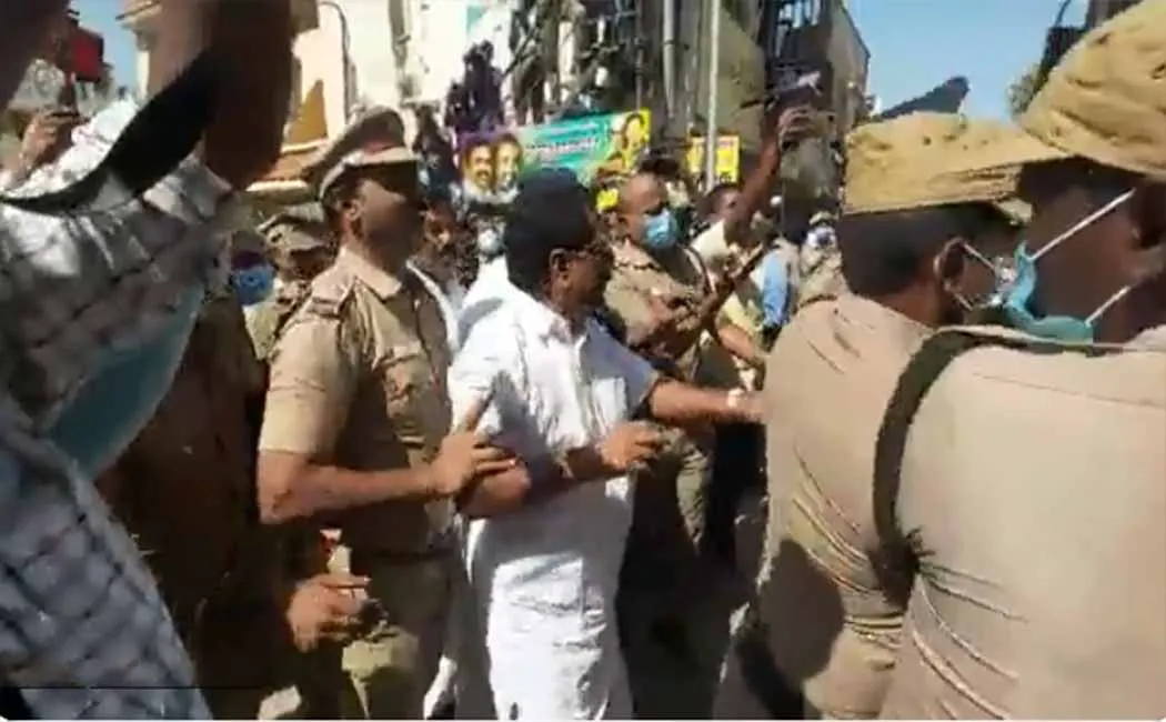 ADMK fought near S.P. Velumani's house. MLAs arrested!