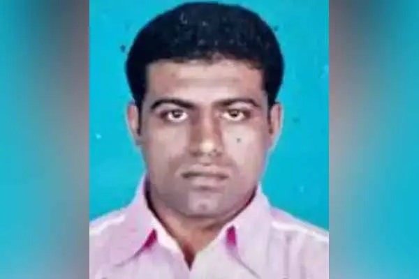 Sambo Senthil fled abroad