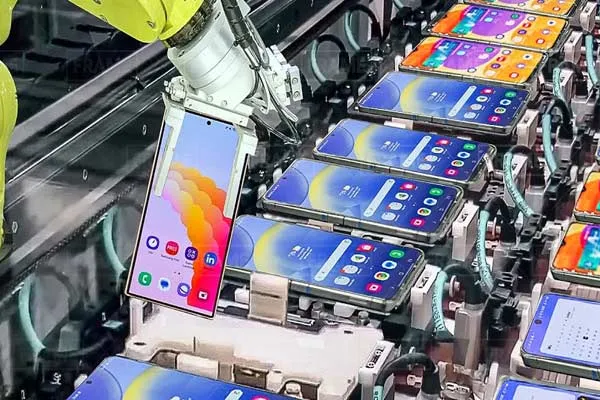 Samsung plans to shift production from Vietnam to India