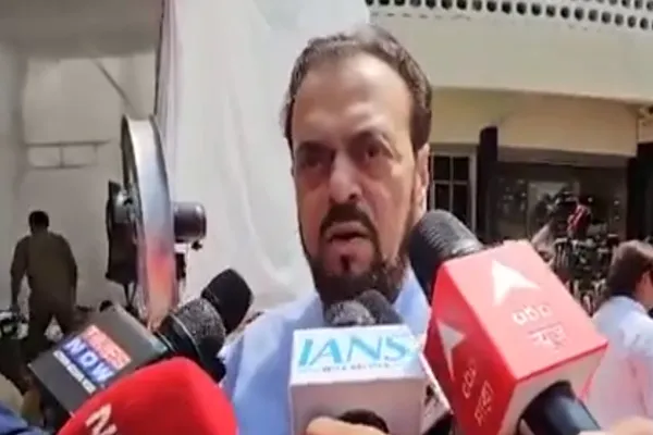 samajwadi leade Controversy over comments made about Mughal emperor 