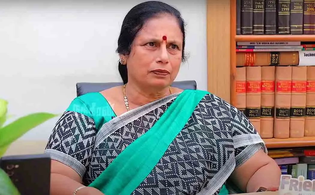 Advocate-santhakumaris-valakku-en-44
