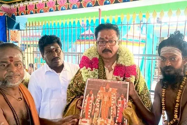 Actor Sarathkumar Darshan at Vallakottai Murugan Temple