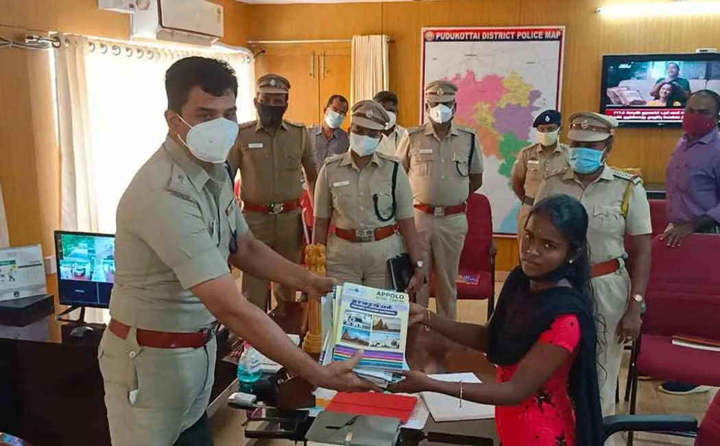 puthukottai SP met boram sathya
