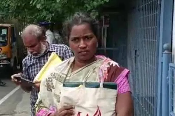 Parents of Kaniamoor school girl meet with Principal