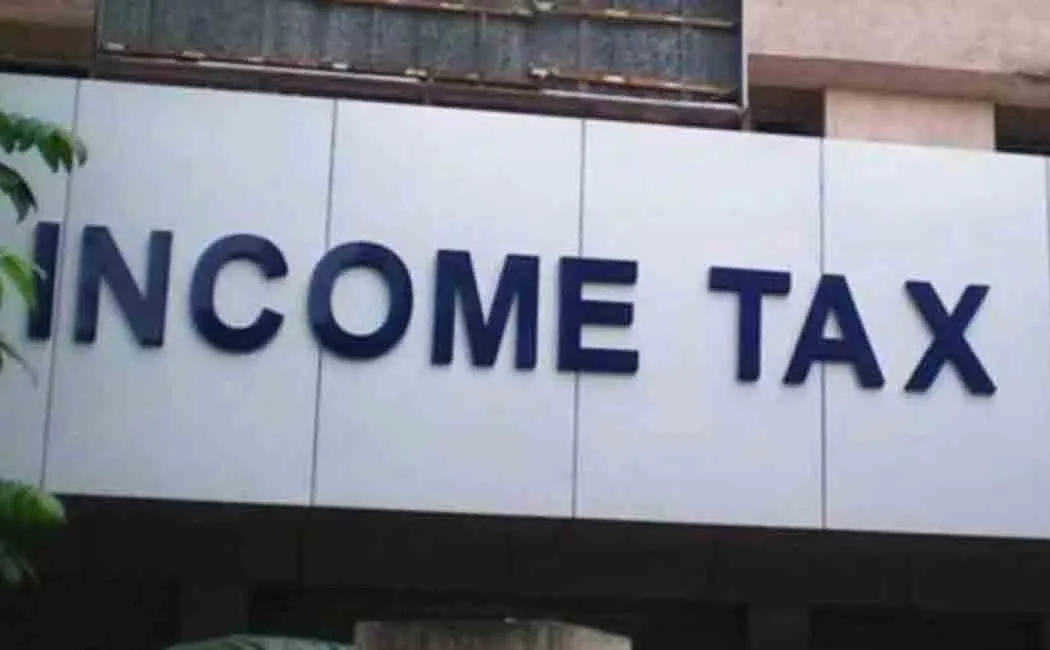 it raids in places of close aides of ashok gehlot 