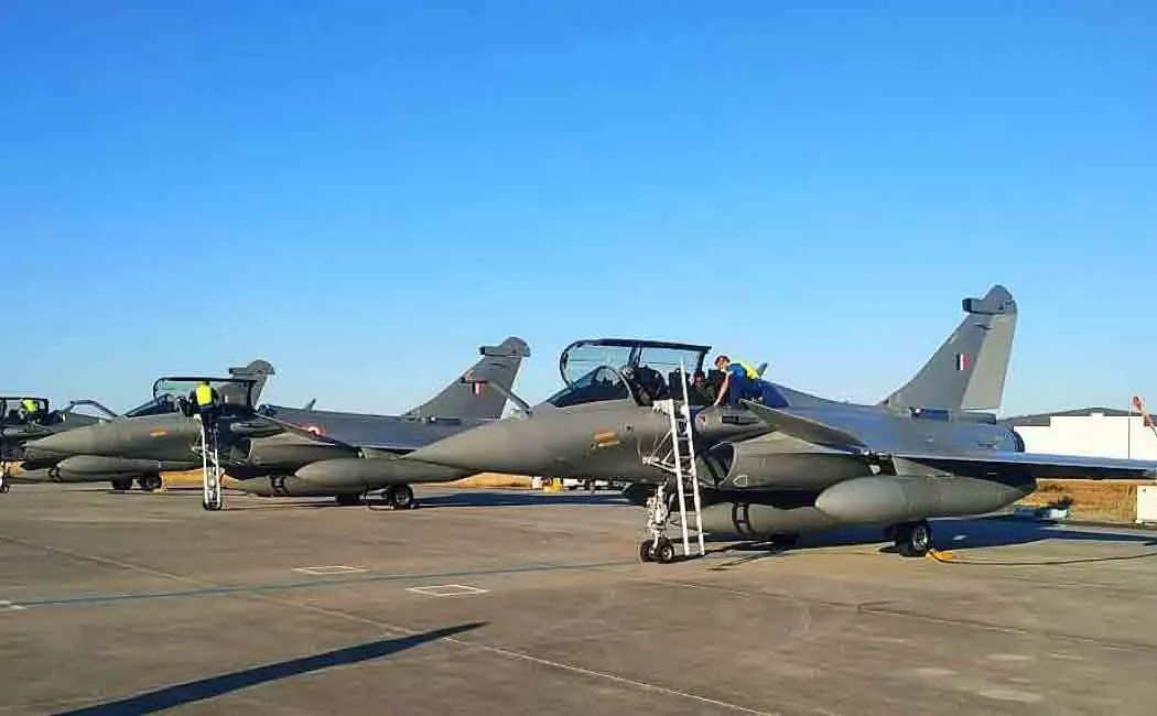 rafael landed in uae to refill fuel