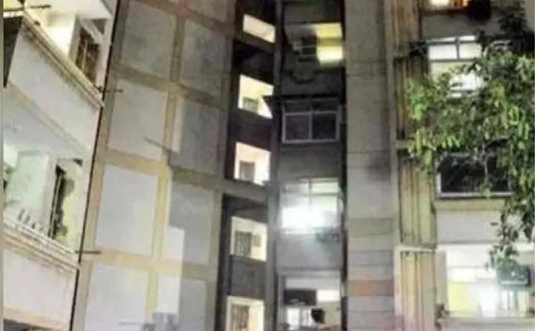 noida apartment incident