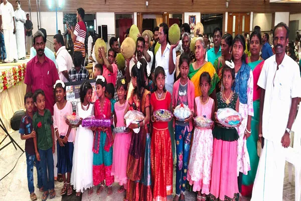 Seer for Teacher's House Festival; Excited villagers