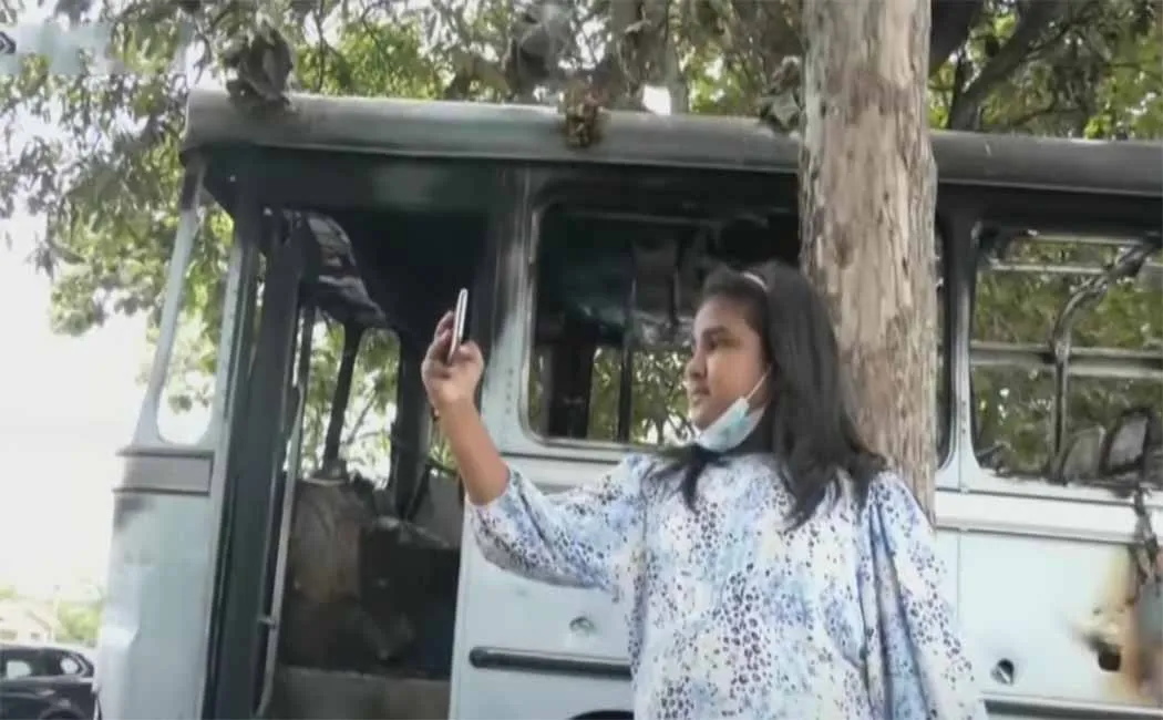 sri lanka incident selfie point peoples 