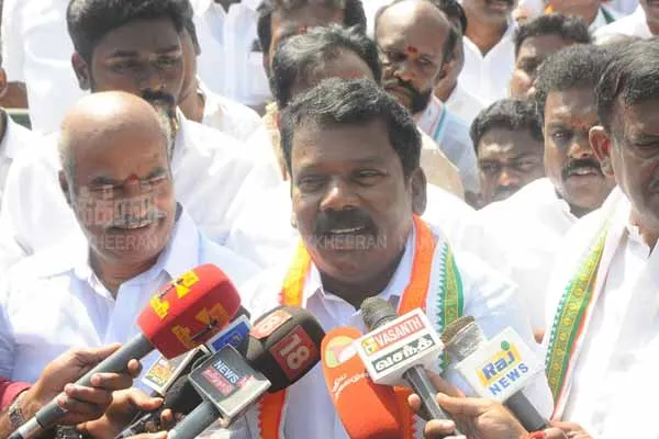Vijayatharani MLA. Disqualify the position selvaperuthagai